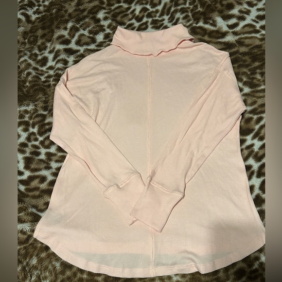 Long Sleeve Turtleneck Sweater - Picture 4 of 5